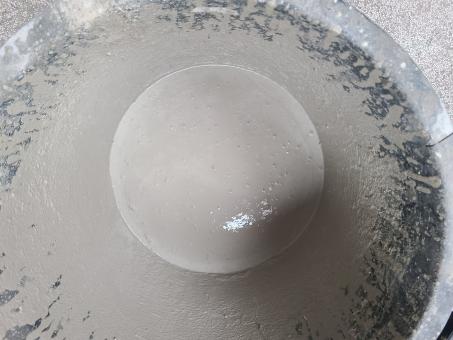 Self-levelling floor smoothing